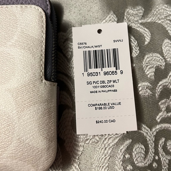 Coach Double Zip Wallet In Signature Canvas Light Purple and Cream - Picture 6 of 8